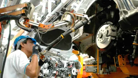 Sin aranceles autopartes hechas en México, celebra la presidenta Claudia Sheinbaum
