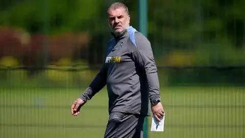 Ange Postecoglu 'evade' la presión previo a la Final con Tottenham: "Pase lo que pase no soy un payaso"