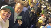 ¡El americanismo sí lo quiere! David Faitelson es arropado en la tribuna del Estadio Azulcrema