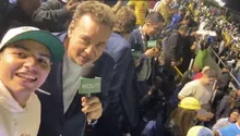 ¡El americanismo sí lo quiere! David Faitelson es arropado en la tribuna del Estadio Azulcrema
