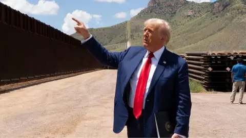 Trump pone fin al uso de aplicación que permitía a los migrantes abordar vuelos sin identificación