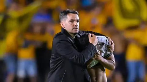 Nicolás Larcamón mostró su frustración tras la eliminación de Necaxa: “Sí hablamos nos sancionan”