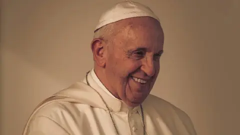 Papa Francisco presenta mejoras por neumonía bilateral este jueves 27 de febrero