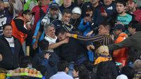 Liga MX informa detención de varias personas por pelea en la tribuna en el Pumas vs América