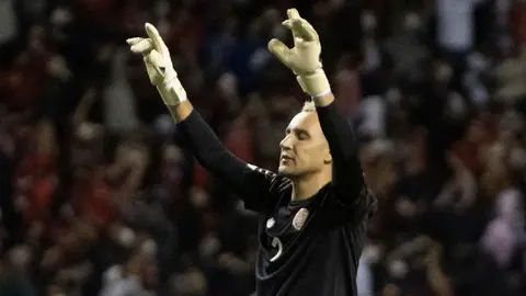 Miguel ‘Piojo’ Herrera quiere a Keylor Navas en Costa Rica: “Iré a Argentina para hablar con él”