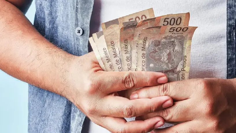 ¿Cambiarás dólares? Así está el peso este 17 de abril; se reporta por debajo de la barrera de los 20