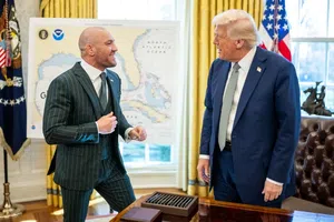 Conor McGregor visita a Donald Trump en el Día de San Patricio pese a demandas por abuso sexual