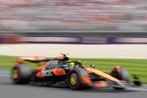 Lando Norris logra la pole en Australia por delante de Piastri; Lawson eliminado con Red Bull en Q1
