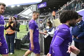‘Chino’ Huerta suplente en derrota de Anderlecht 1-3 vs Club Brujas