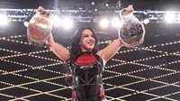 ¡Invitada de lujo en UFC México! Stephanie Vaquer lució sus dos cinturones