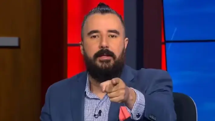 Álvaro Morales da la bienvenida a José Ramón Fernández en programa y lanza dardo a Faitelson