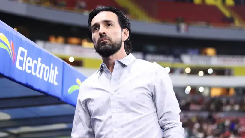 Gerardo Espinoza asegura estar tranquilo sobre su futuro con Chivas