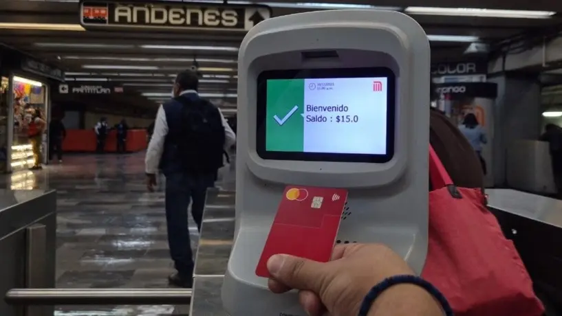 Metro de la CDMX: Usuarios denuncian cobros injustificados, ¡Hasta 5 cargos a su tarjeta al día!