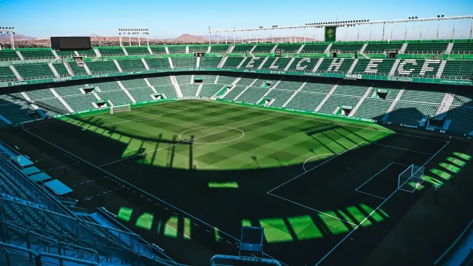 Elche realizó peculiar prohibición a sus aficionados para proteger su estadio
