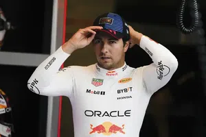 Helmut Marko aprueba llegada de Checo a Cadillac: "Necesitarán un piloto con experiencia"