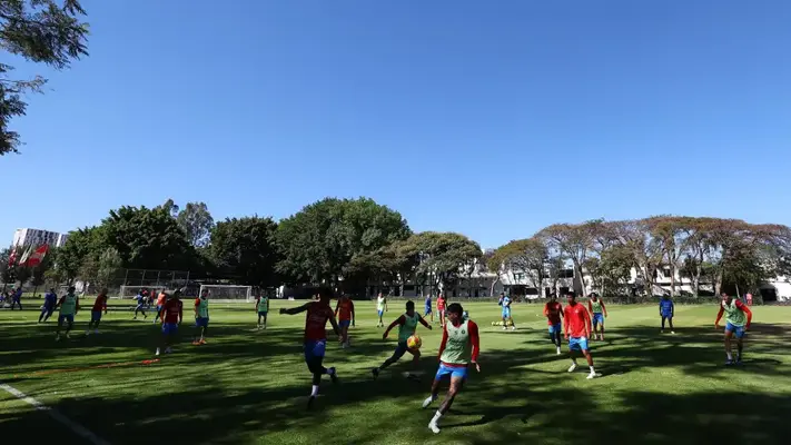 Chivas abre su entrenamiento tras la victoria ante América