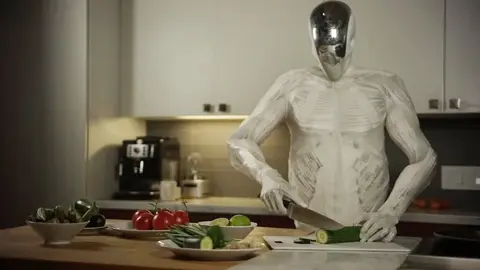 Protoclone, así es el primer robot humanoide con esqueleto, músculos y sangre