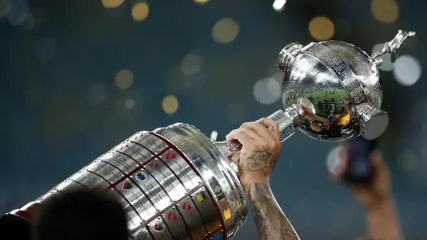 El trofeo de la Copa Libertadores | X: @CONMEBOL