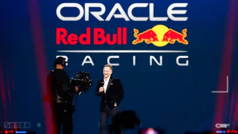 Christian Horner se llevó abucheos en la presentación del RB21 en el F1 75 LIVE