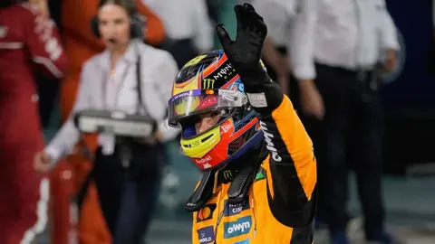 Un dominante Óscar Piastri le da a McLaren su primera victoria en el Gran Premio de Bahréin