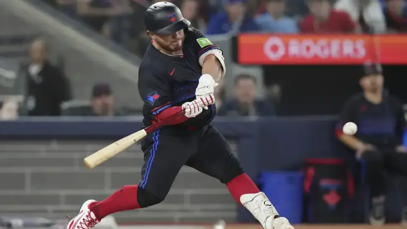 Alejandro Kirk impulsa la victoria de Blue Jays con dos carreras sobre Guardians