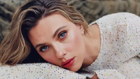 ¿Por qué Scarlett Johansson se niega a tomarse selfies? Esto sabemos