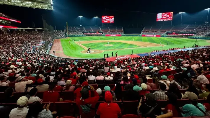 Diablos Rojos del México aplastan a los Conspiradores de Querétaro con ofensiva histórica en el Estadio Alfredo Harp Helú