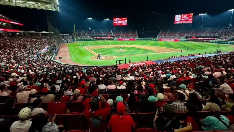 Diablos Rojos del México aplastan a los Conspiradores de Querétaro con ofensiva histórica en el Estadio Alfredo Harp Helú
