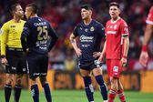 Comisión de Árbitros reconoce 'error' en polémico gol anulado a Chivas