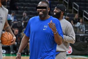 Darrell Armstrong, asistente de Mavs, arrestado por presunta agresión con arma