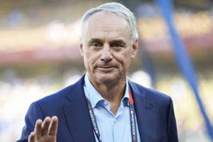 Comisionado de MLB asegura que algunos aficionados se han quejado por falta de tope salarial