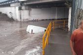 Inundaciones paralizan la Vía Morelos en Ecatepec