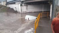 Inundaciones paralizan la Vía Morelos en Ecatepec