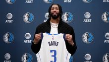 Anthony Davis es consciente del enojo de los aficionados de los Mavs tras la salida de Doncic