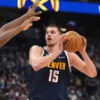 NBA: Nikola Jokic encesta 'irreal' triple en la victoria por paliza en victoria de los Nuggets a Jazz