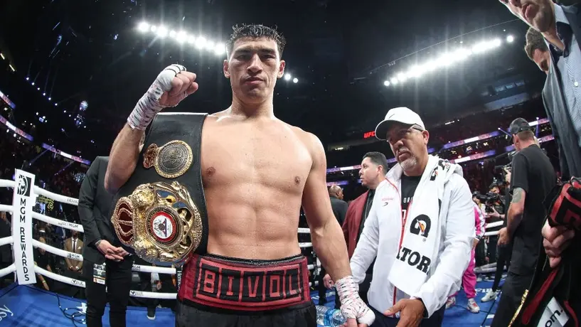 Dimitry Bivol rechazó oferta millonaria para pelear vs Benavidez