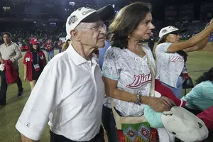 Alfredo Harp Helú tras campeonato de Diablos Rojos Femenil: "Gran trabajo de las mujeres"