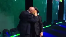 Triple H da polémico beso en la boca a Shawn Michaels y desata furor en redes sociales