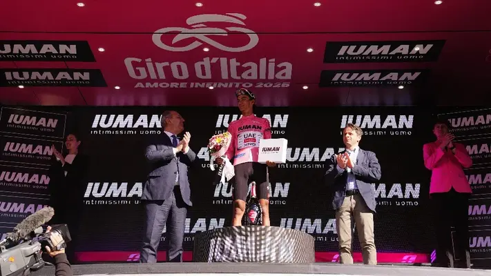 ¿Quién es Isaac del Toro, el primer mexicano en liderar el Giro de Italia?
