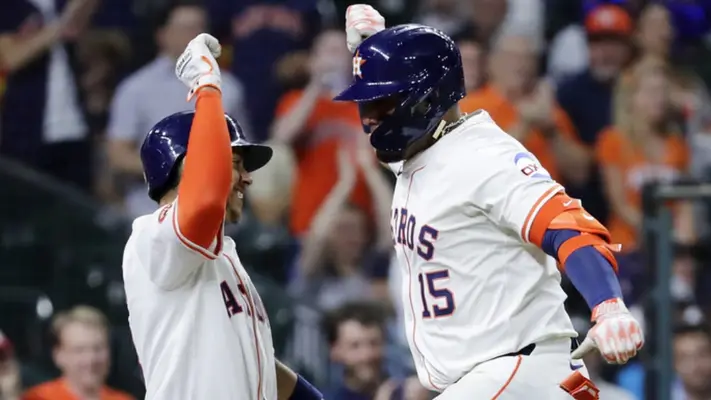 Isaac Paredes conecta cuadrangular en la victoria de los Astros ante los Blue Jays