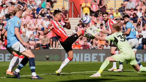 Manchester City empata con Southampton y peligra clasificación a Champions League