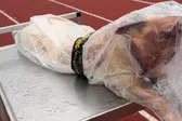 ¡Qué cerdo! Jugador recibe 23 kilos de carne como premio en la Copa de Noruega