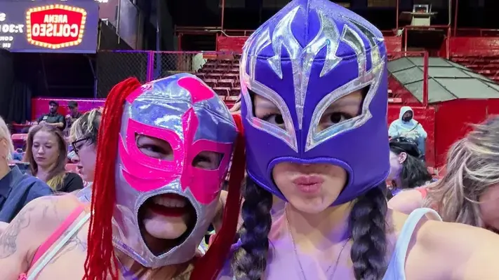Olivia Rodrigo asistió a las luchas en la Arena México tras histórica presentación en Estadio GNP