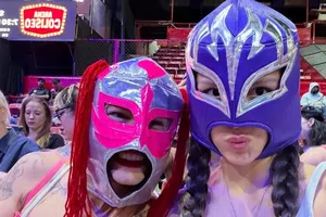 Olivia Rodrigo asistió a las luchas en la Arena México tras histórica presentación en Estadio GNP