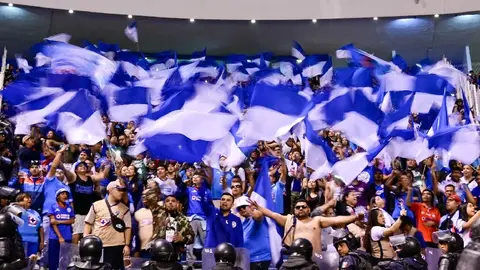 'Sangre Azul' se hace presente en entrenamiento del Cruz Azul