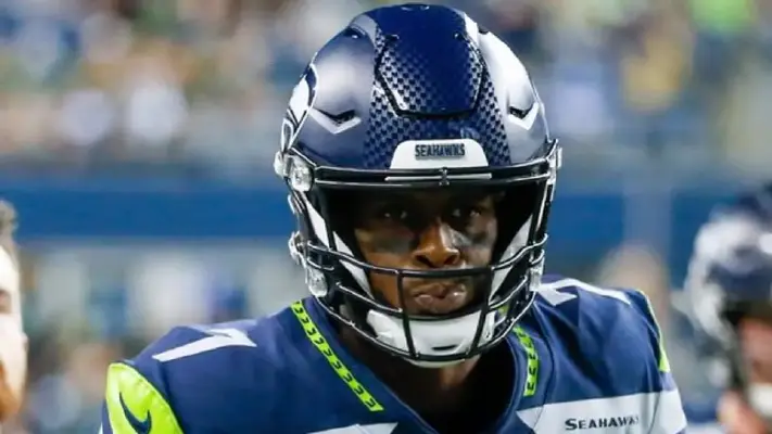 Raiders apuestan por Geno Smith con una millonaria extensión de contrato