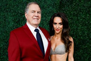 Snoop Dogg lanza broma sobre la novia de Bill Belichick en los NFL Honors 2025