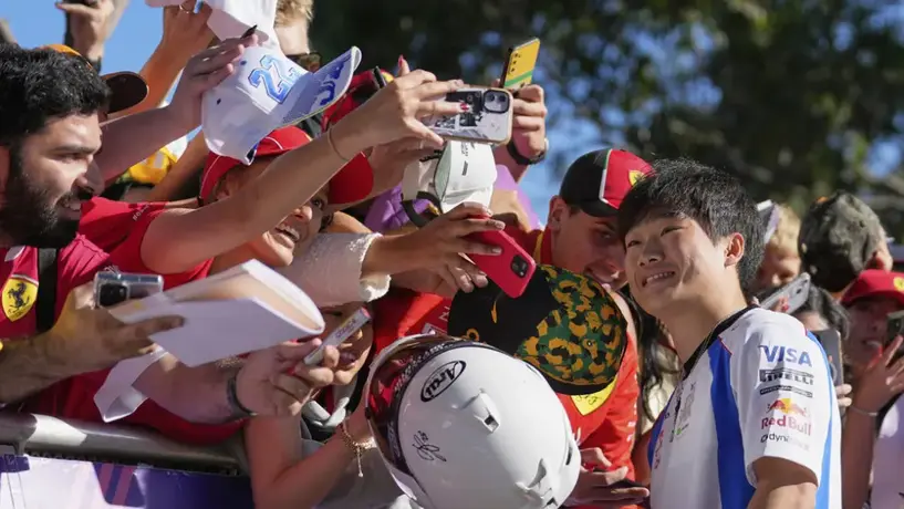 Zak Brown lanza dardo a Red Bull y destaca a Yuki Tsunoda por encima de Liam Lawson