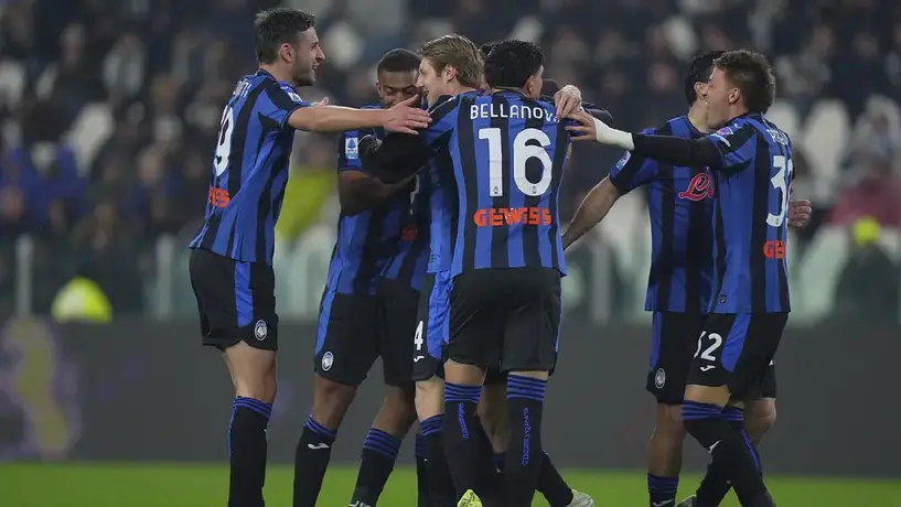 Atalanta golea a Juventus y reafirma su permanencia en la carrera por el título