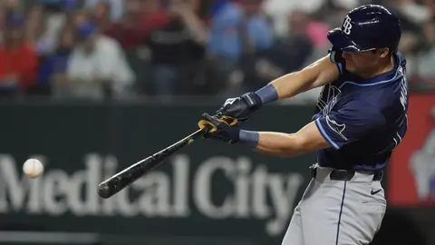 ¡Talento mexicano! Jonathan Aranda conecta su primer cuadrangular de la temporada en MLB